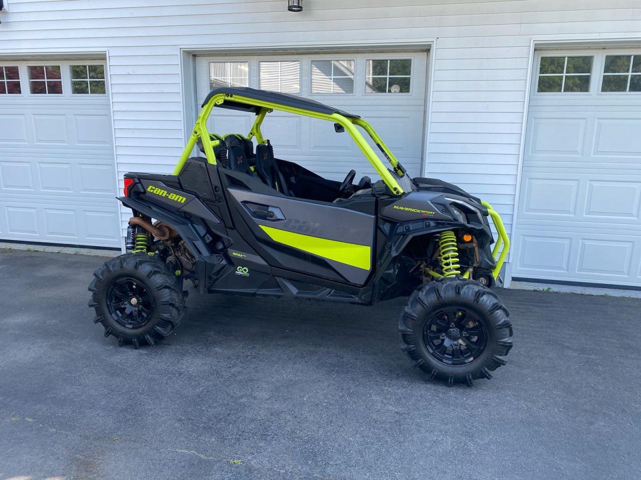 2021 Can-Am MAVERICK 1000  - Photo #2