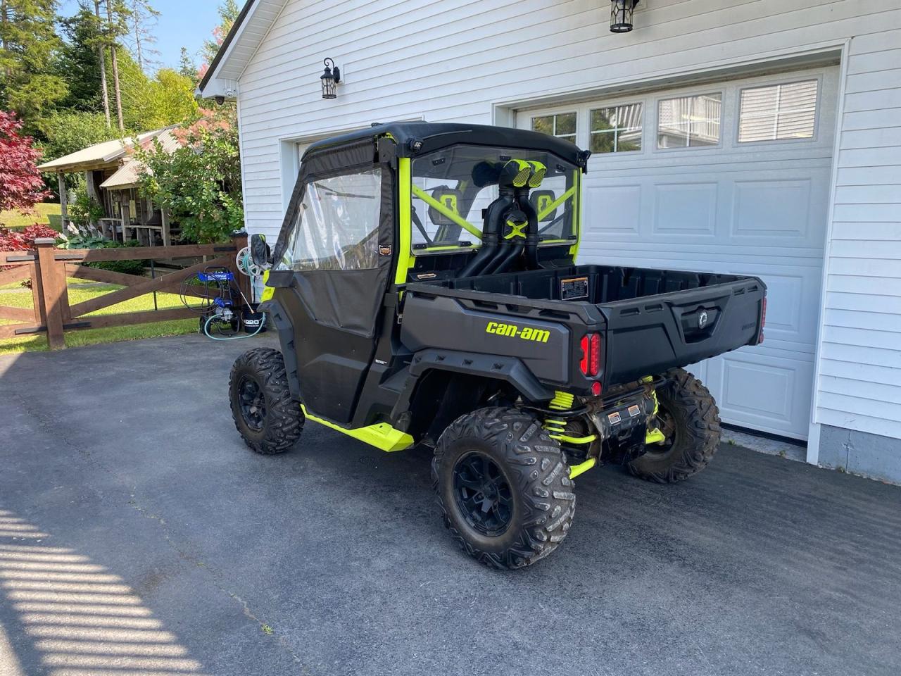 2021 Can-Am Defender HD10 XMR  - Photo #5