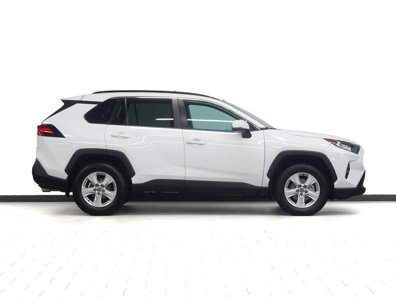 2021 Toyota RAV4 XLE | AWD | Sunroof | Heated Seats | BSM | CarPlay