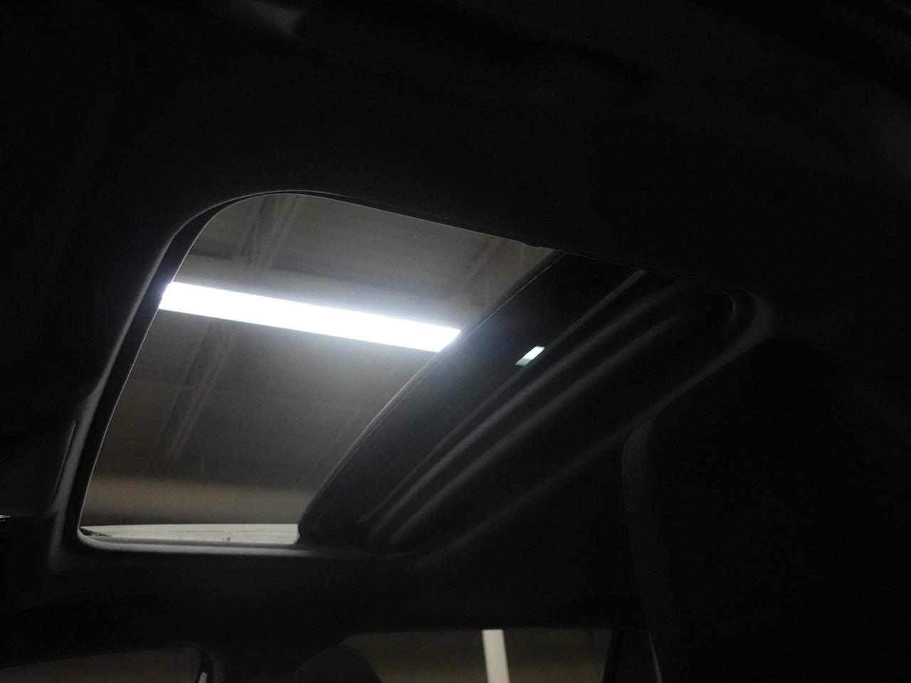 2021 Toyota RAV4 XLE | AWD | Sunroof | Heated Seats | BSM | CarPlay Photo