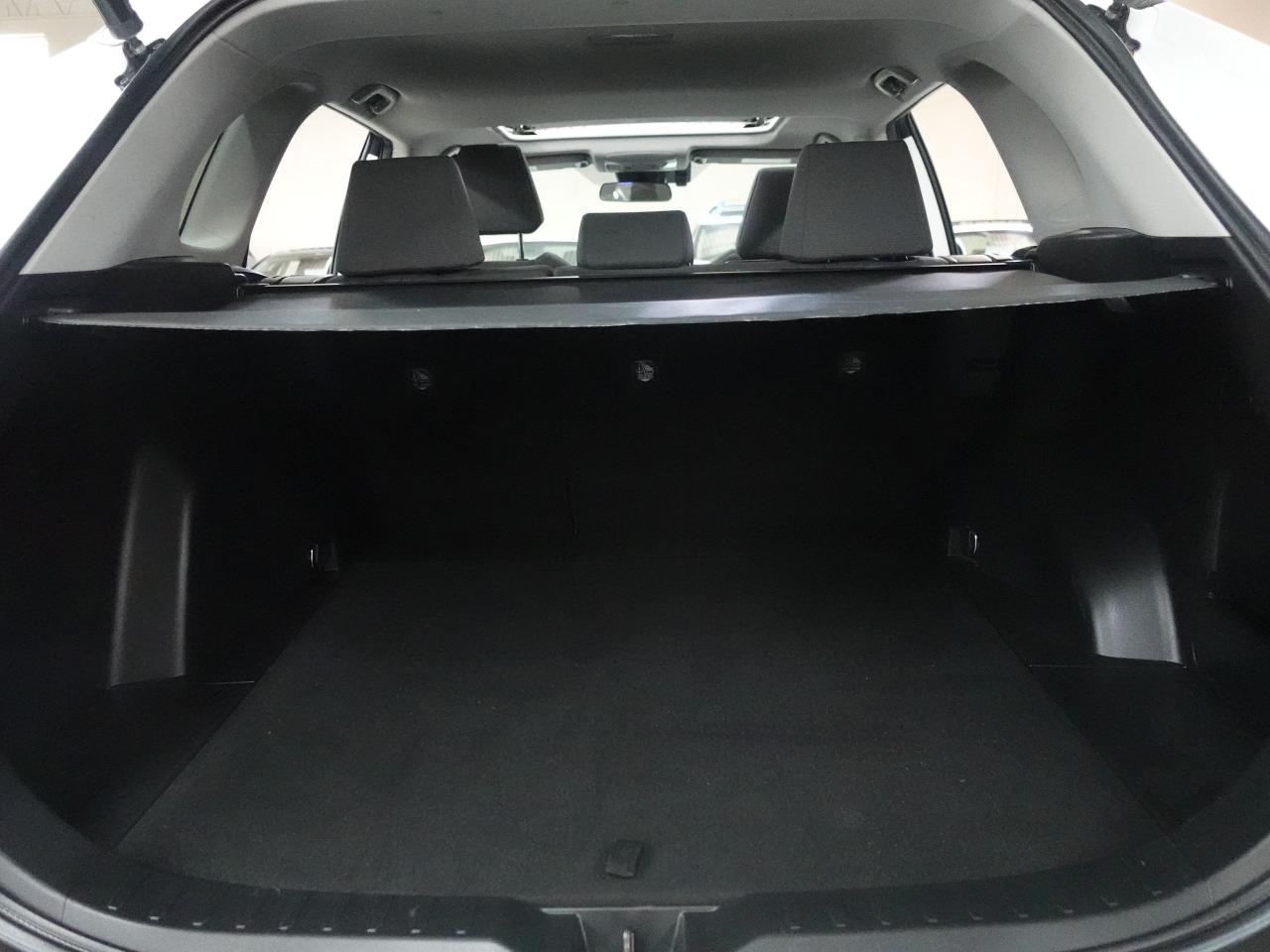 2021 Toyota RAV4 XLE | AWD | Sunroof | Heated Seats | BSM | CarPlay Photo