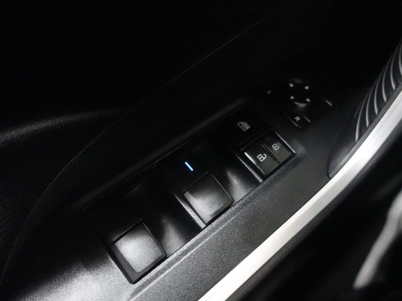 2021 Toyota RAV4 XLE | AWD | Sunroof | Heated Seats | BSM | CarPlay Photo