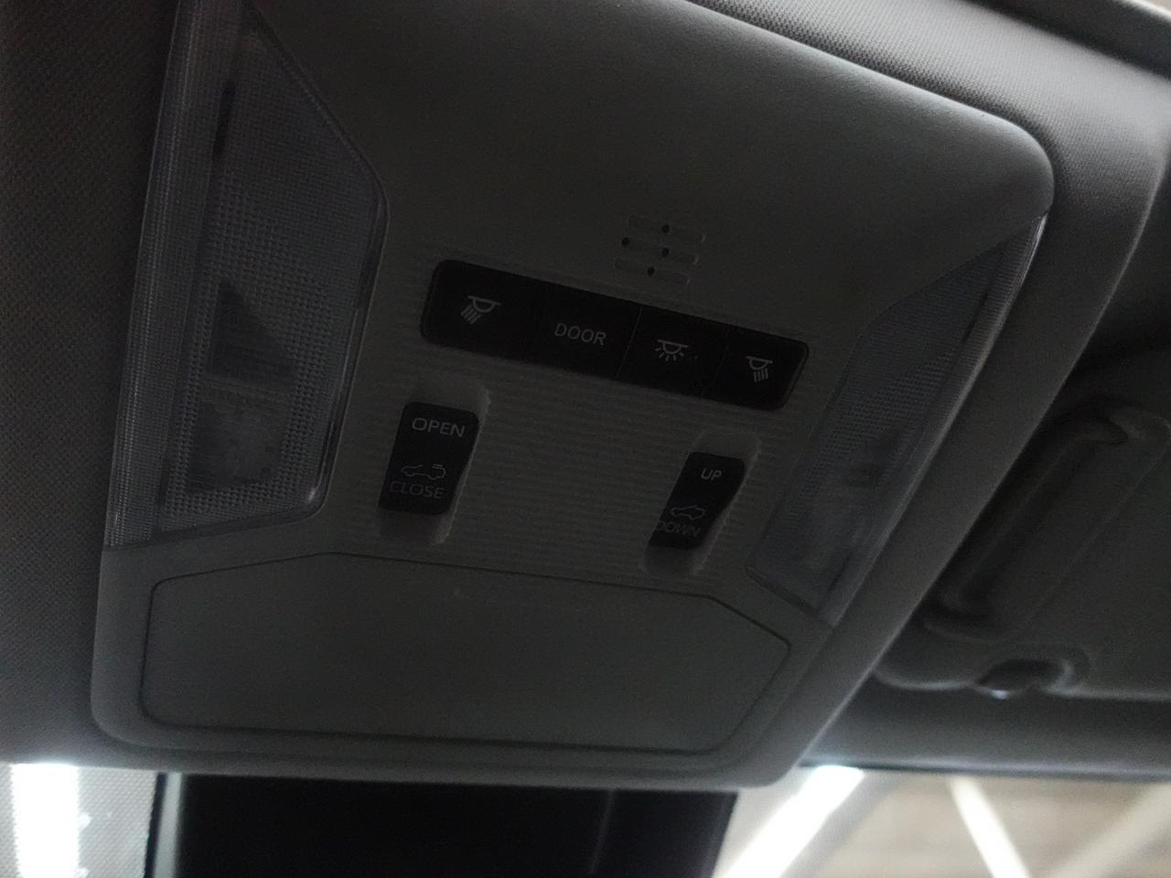 2021 Toyota RAV4 XLE | AWD | Sunroof | Heated Seats | BSM | CarPlay Photo