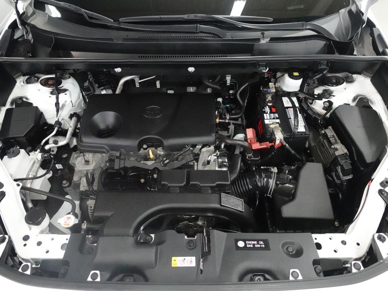 2021 Toyota RAV4 XLE | AWD | Sunroof | Heated Seats | BSM | CarPlay
