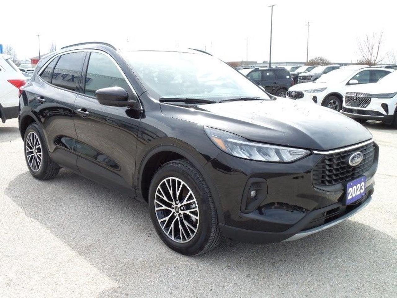 2023 Ford Escape PLUG-IN-HYBRID! PLATINUM! REAR CAMERA! LOADED! Photo2