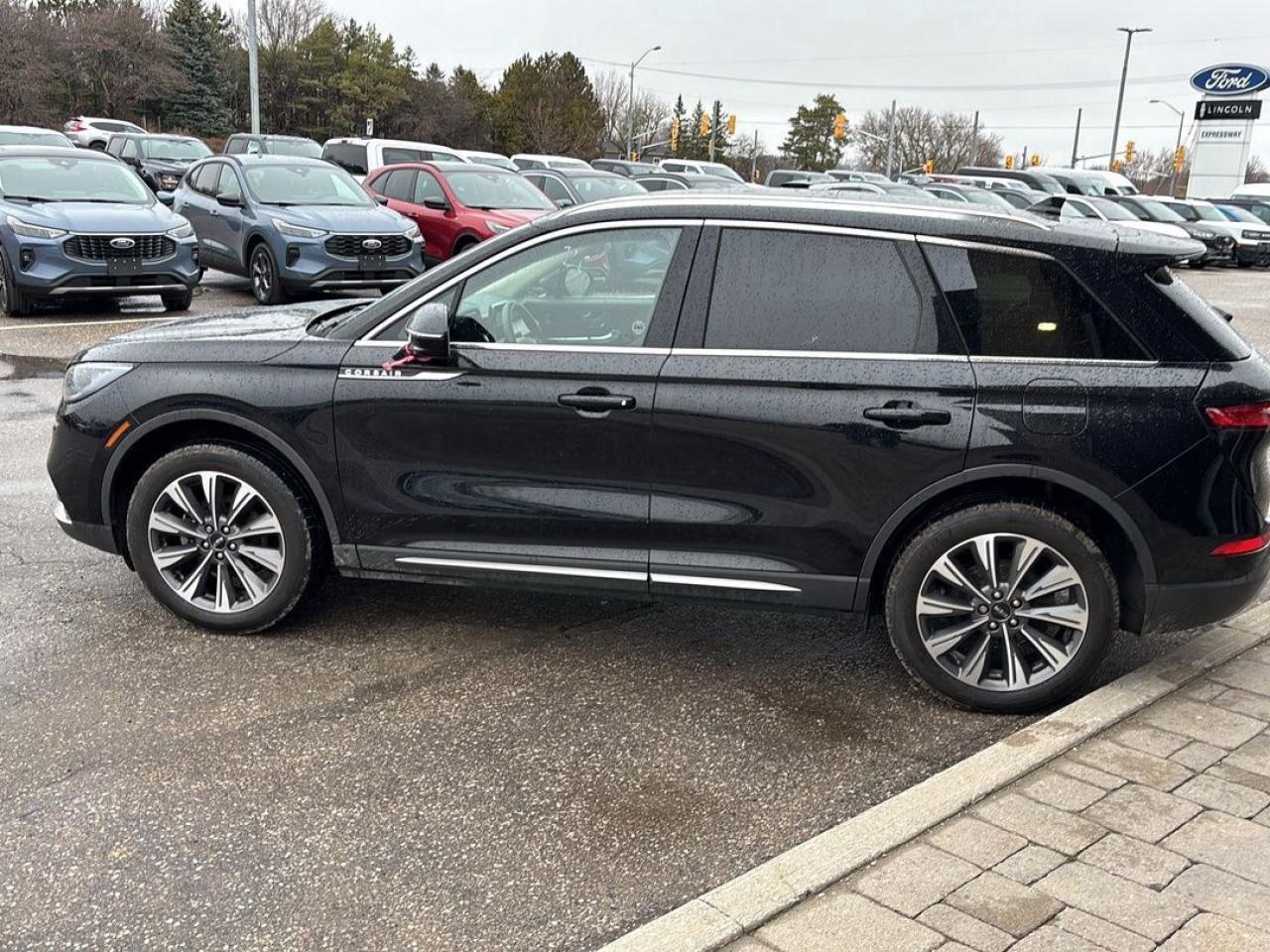 2021 Lincoln Corsair RESERVE, AWD, 2L, HEATED STEERING WHEEL, NAV! Photo