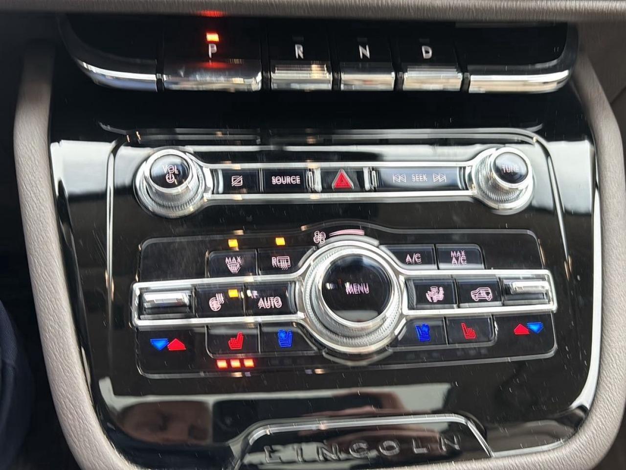 2021 Lincoln Corsair RESERVE, AWD, 2L, HEATED STEERING WHEEL, NAV! Photo