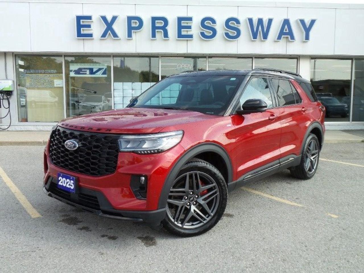 Used 2025 Ford Explorer ST-Line, AWD! STREET PACKAGE WITH 21