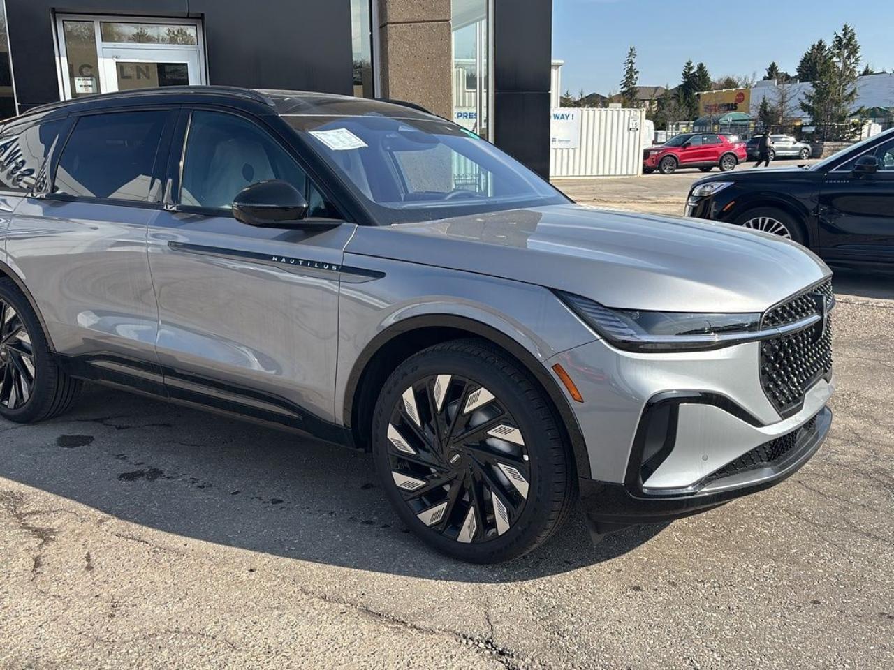 2025 Lincoln Nautilus RESERVE, AWD, RAINS SENSING WIPERS Photo2