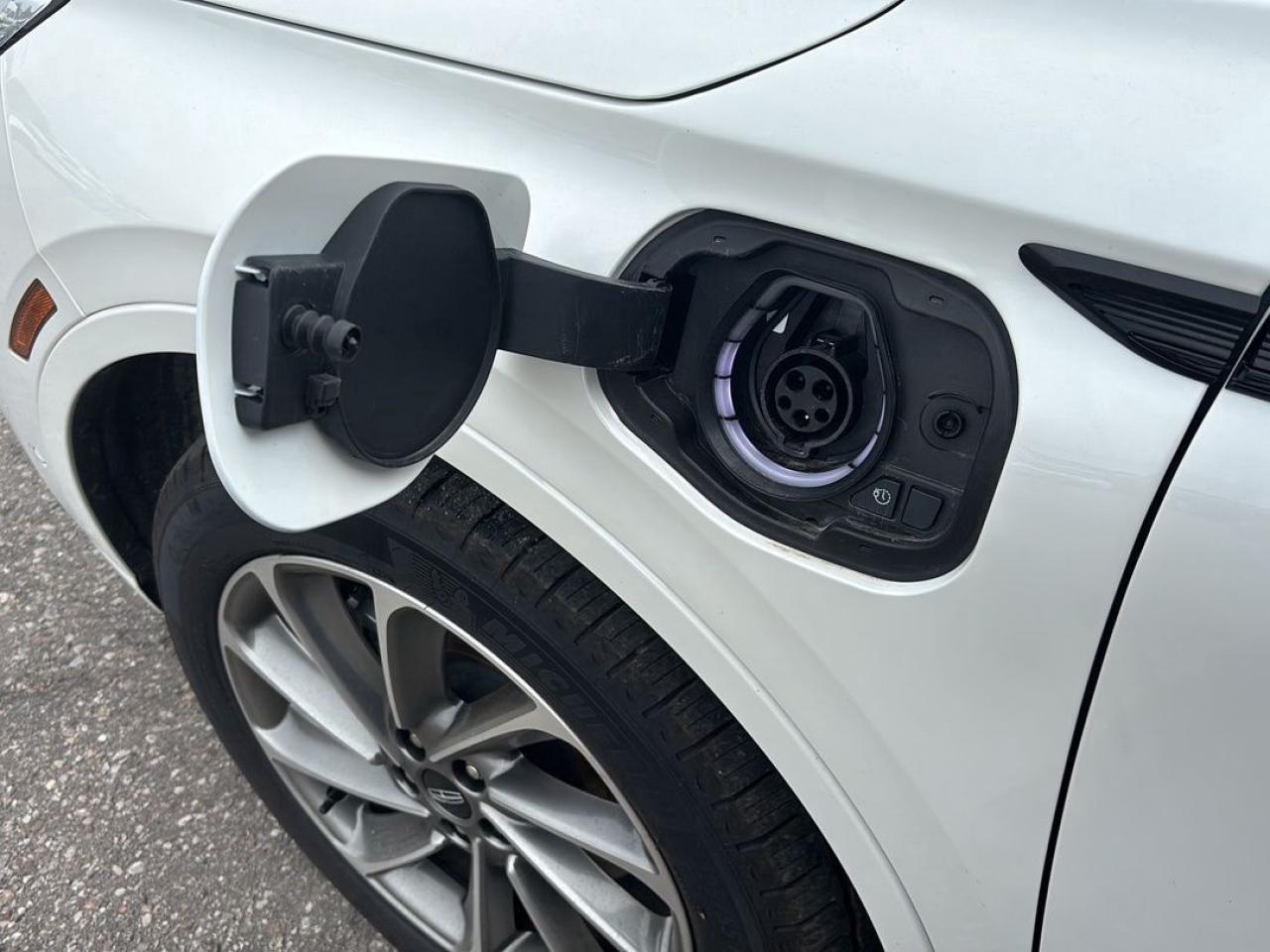 2024 Lincoln Corsair GT, PLUG-IN-HYBRID! TOW PACKAGE, TECH,HEATED SEATS Photo