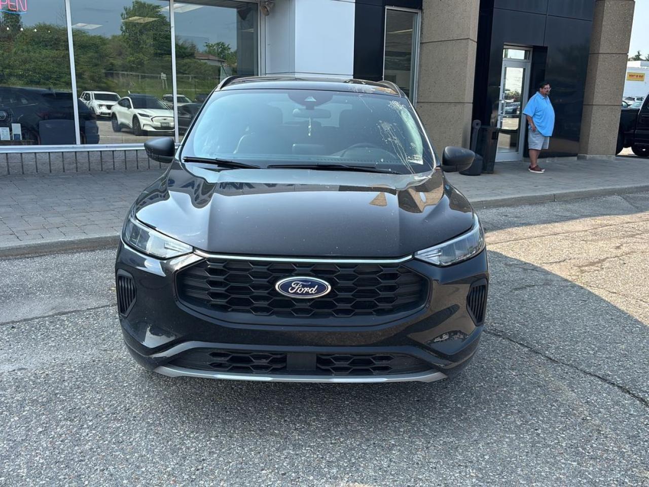 2023 Ford Escape ST-Line Photo2