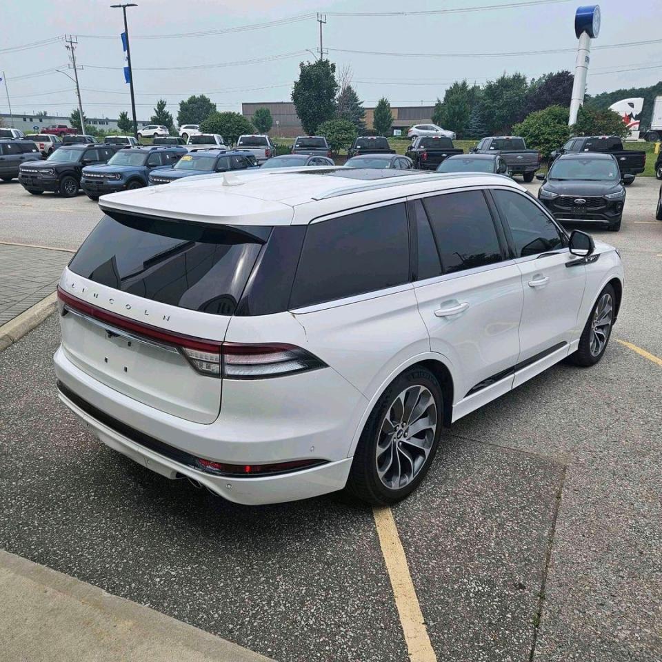 2021 Lincoln Aviator Grand Touring Photo4