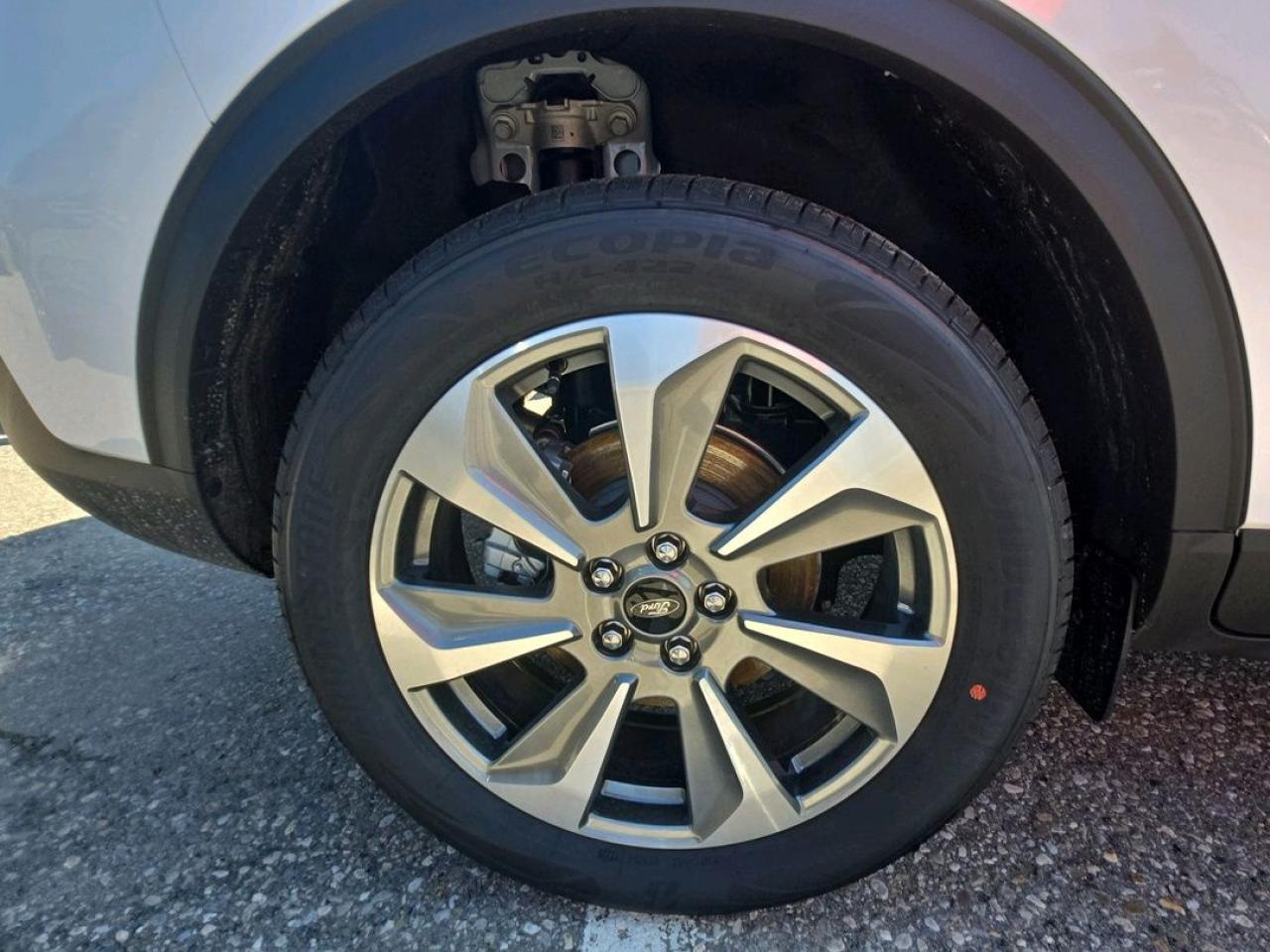 2025 Ford Escape Platinum Photo3