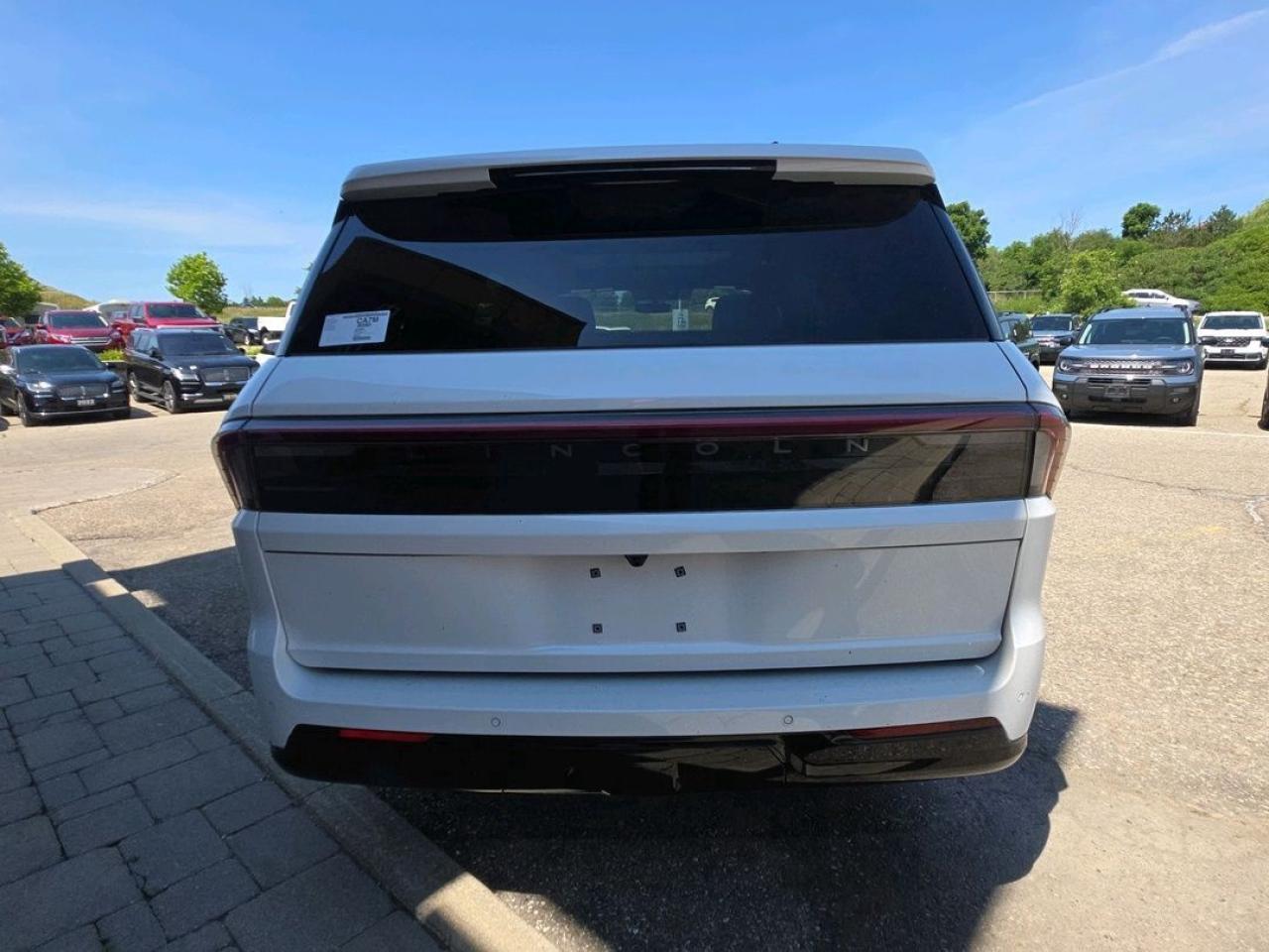 2025 Lincoln Navigator JET APPEARANCE PACKAGE, POWER RUNNING BOARDS Photo