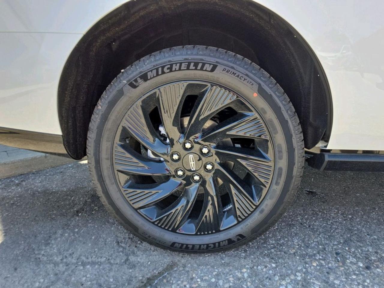 2025 Lincoln Navigator JET APPEARANCE PACKAGE, POWER RUNNING BOARDS Photo2