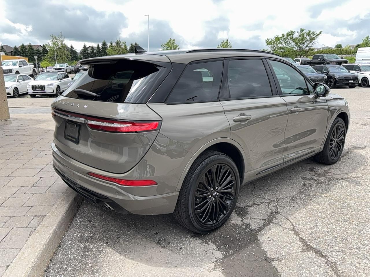 2025 Lincoln Corsair RESERVE, 2L, LEATHER, MOONROOF, JET PACK! 20'S! Photo4