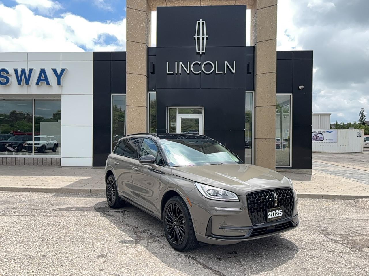 2025 Lincoln Corsair RESERVE, 2L, LEATHER, MOONROOF, JET PACK! 20'S! Photo0
