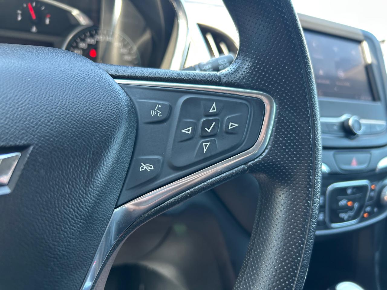 2020 Chevrolet Equinox LT - Photo #10