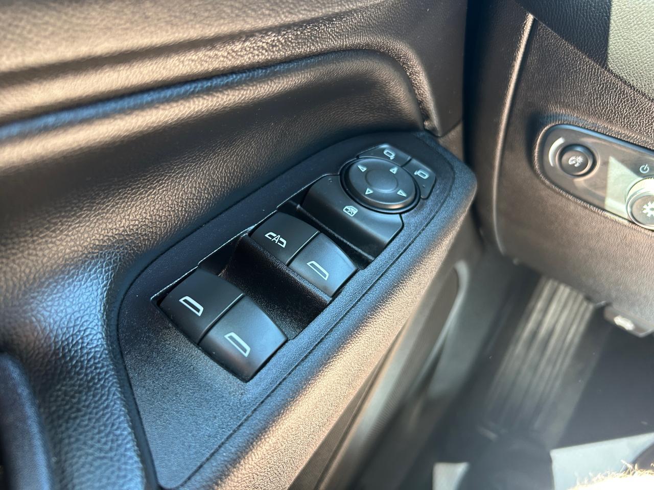 2020 Chevrolet Equinox LT - Photo #9