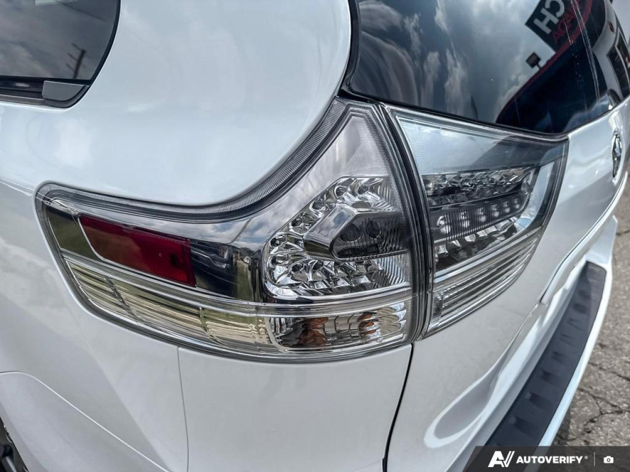 2018 Toyota Sienna SE / 7 PASS / LEATHER / ROOF / NAV / POWER DOORS - Photo #7