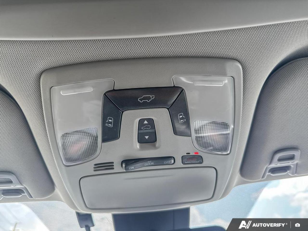 2018 Toyota Sienna SE / 7 PASS / LEATHER / ROOF / NAV / POWER DOORS - Photo #17
