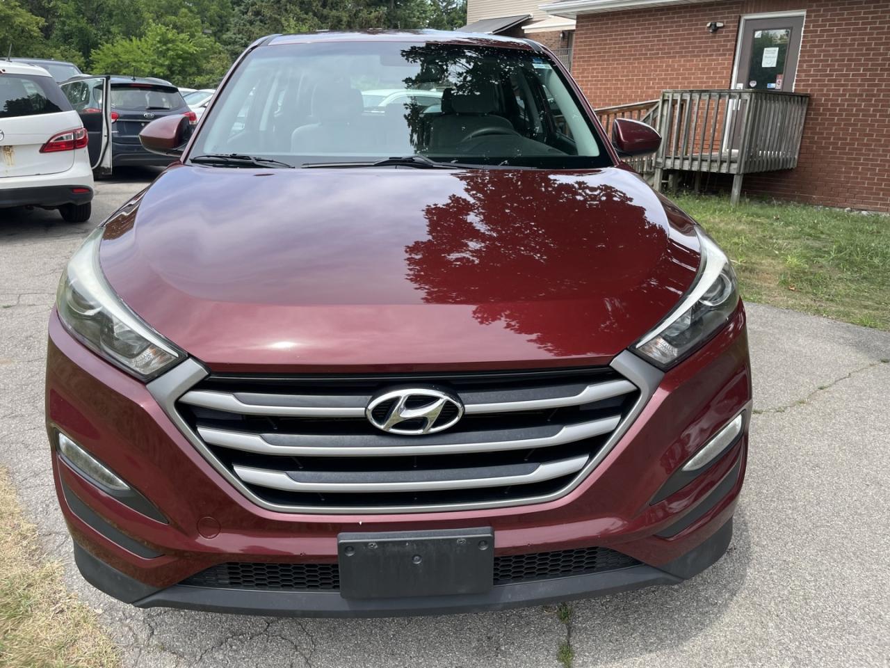 2017 Hyundai Tucson SE AWD - Photo #2