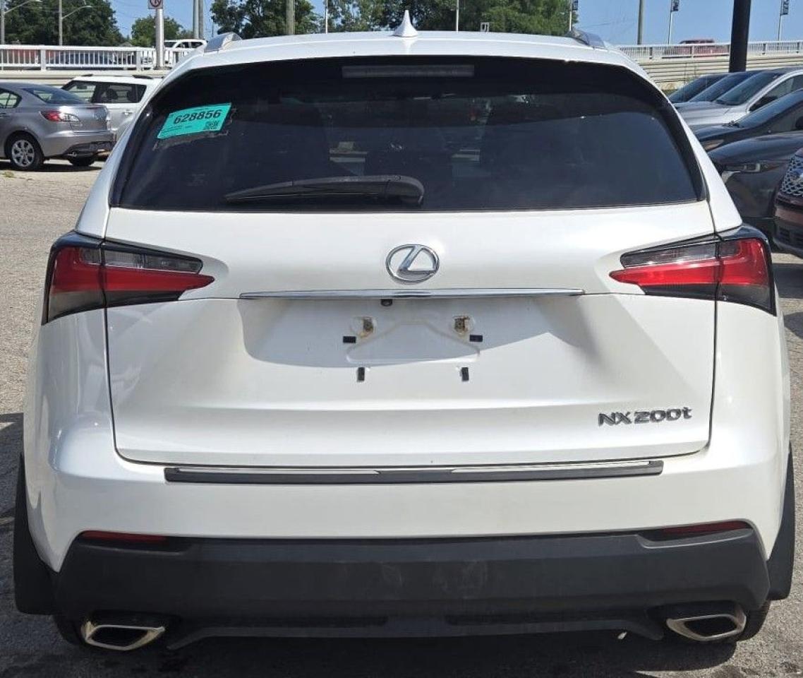 2017 Lexus NX 200t AWD / ROOF / LEATHER / COOLING SEATS / REAR CAM - Photo #3