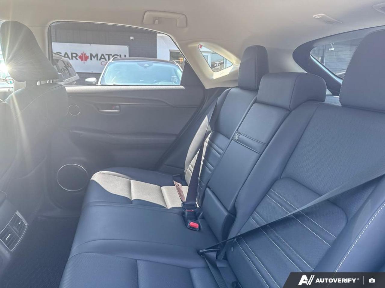 2017 Lexus NX 200t AWD / ROOF / LEATHER / COOLING SEATS / REAR CAM - Photo #10