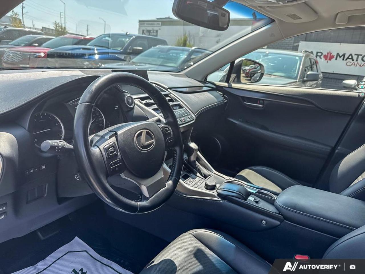 2017 Lexus NX 200t AWD / ROOF / LEATHER / COOLING SEATS / REAR CAM - Photo #8