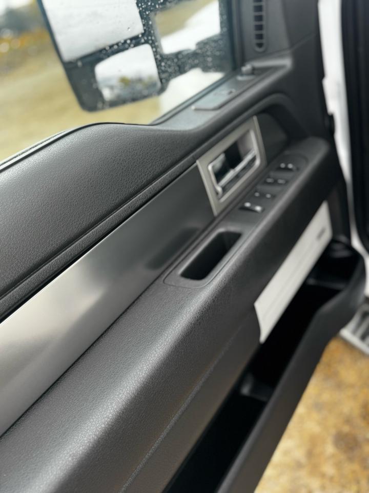 2014 Ford F-150 FX4 Photo5