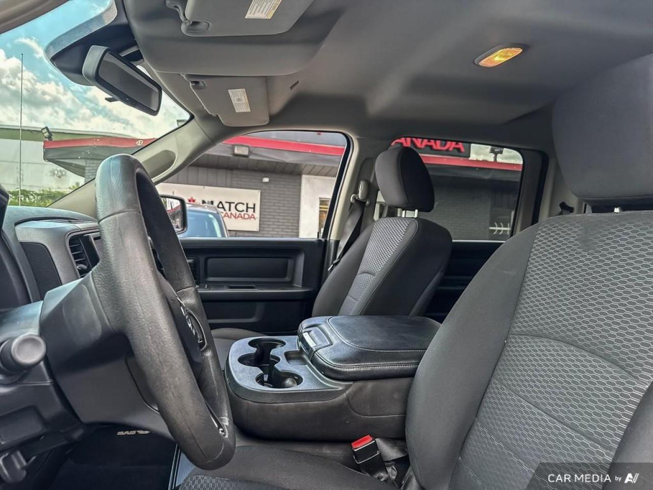 2019 RAM 1500 Classic EXPRESS / HEMI / 4WD / BLUETOOTH / CREW / 5'7" BOX - Photo #9