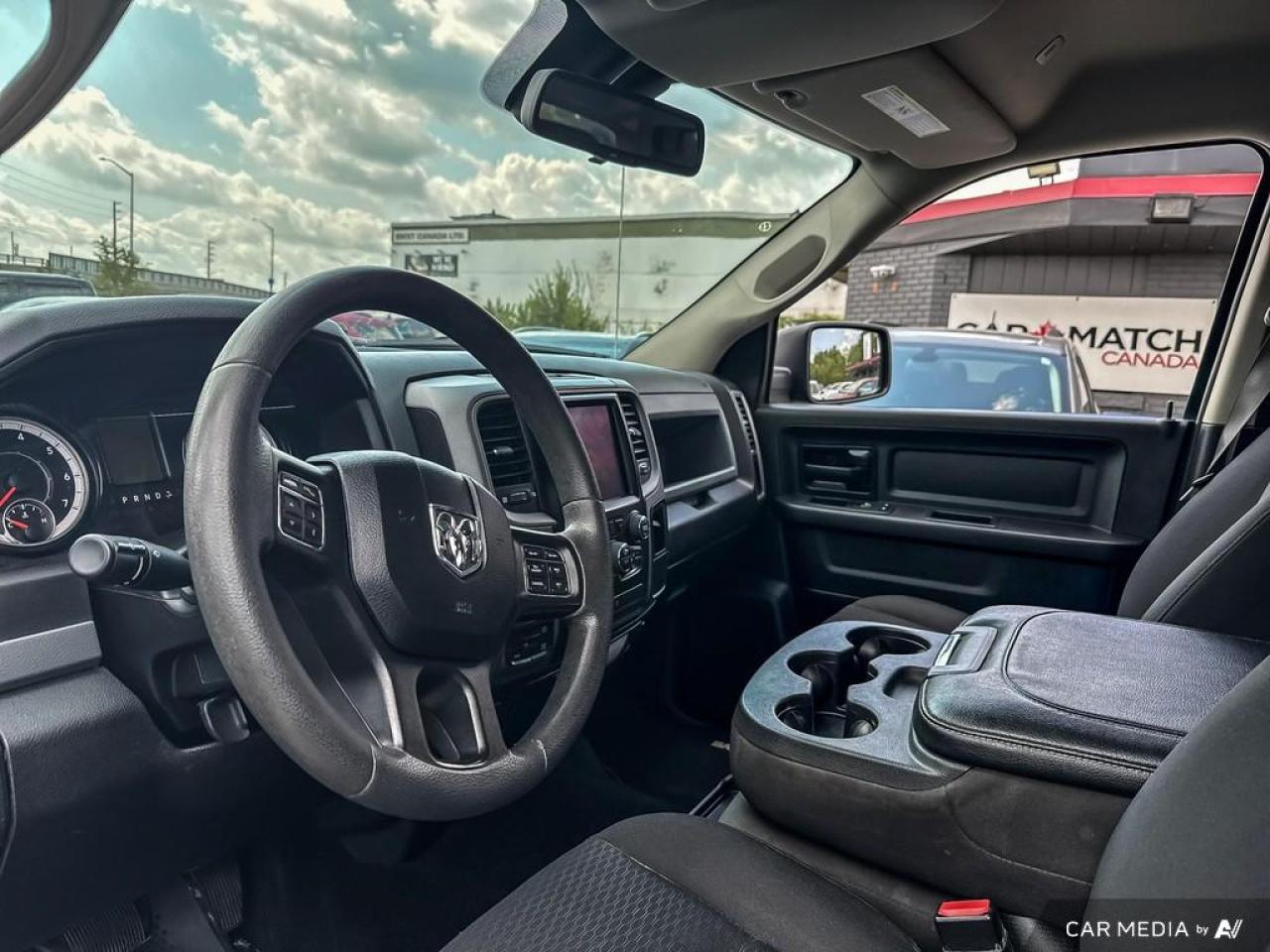 2019 RAM 1500 Classic EXPRESS / HEMI / 4WD / BLUETOOTH / CREW / 5'7" BOX - Photo #8