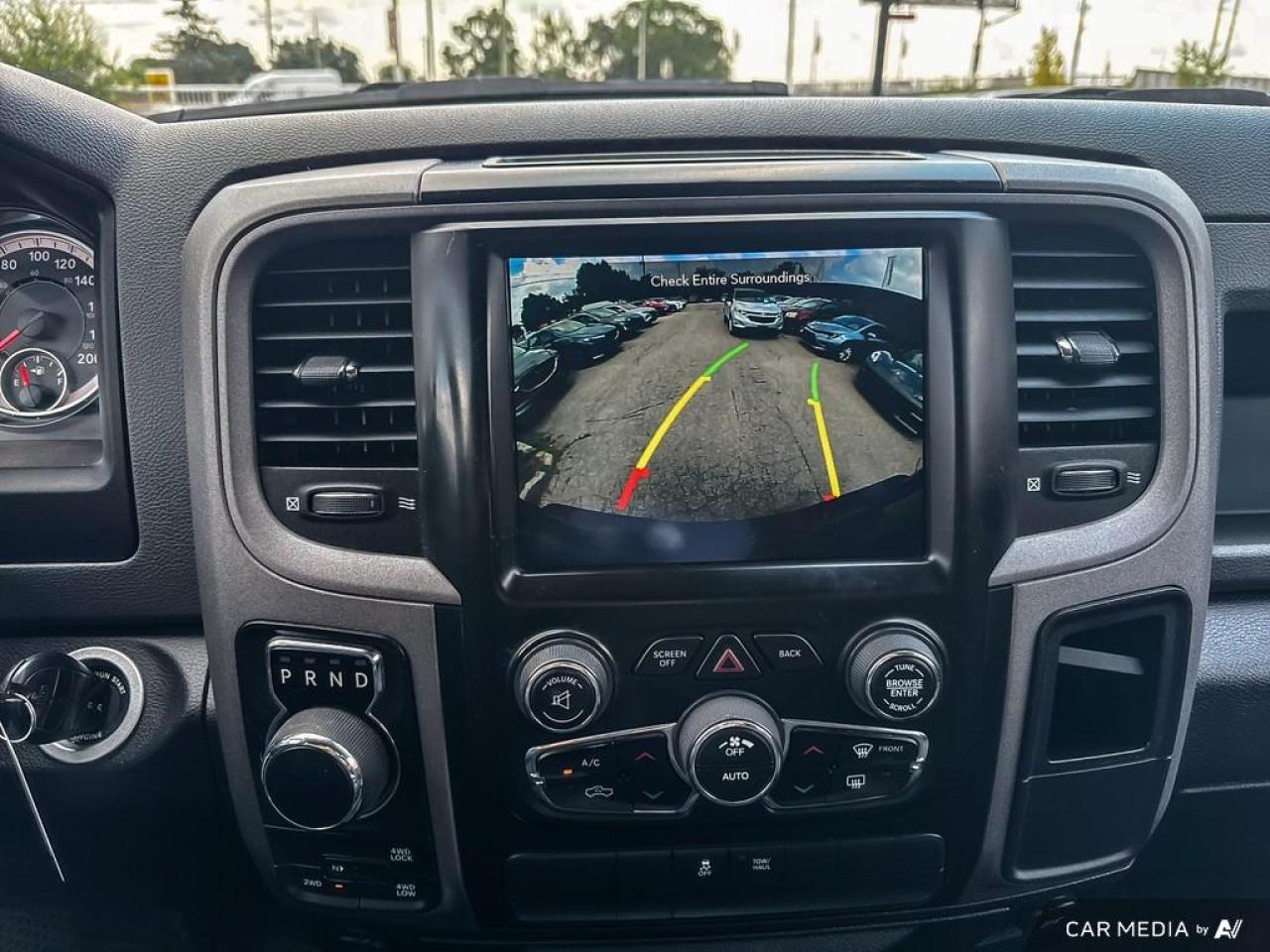 2019 RAM 1500 Classic EXPRESS / HEMI / 4WD / BLUETOOTH / CREW / 5'7" BOX - Photo #15