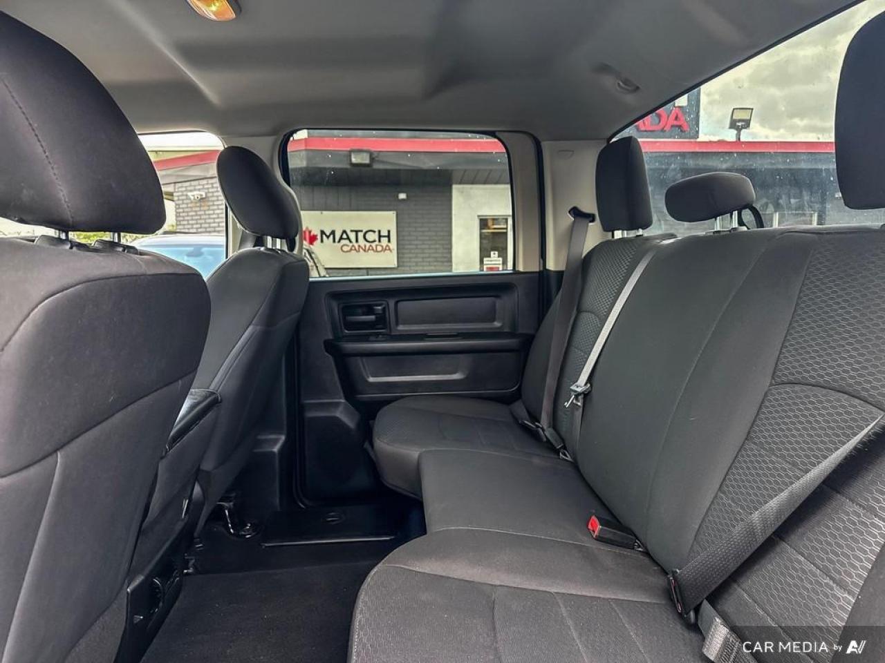 2019 RAM 1500 Classic EXPRESS / HEMI / 4WD / BLUETOOTH / CREW / 5'7" BOX - Photo #10