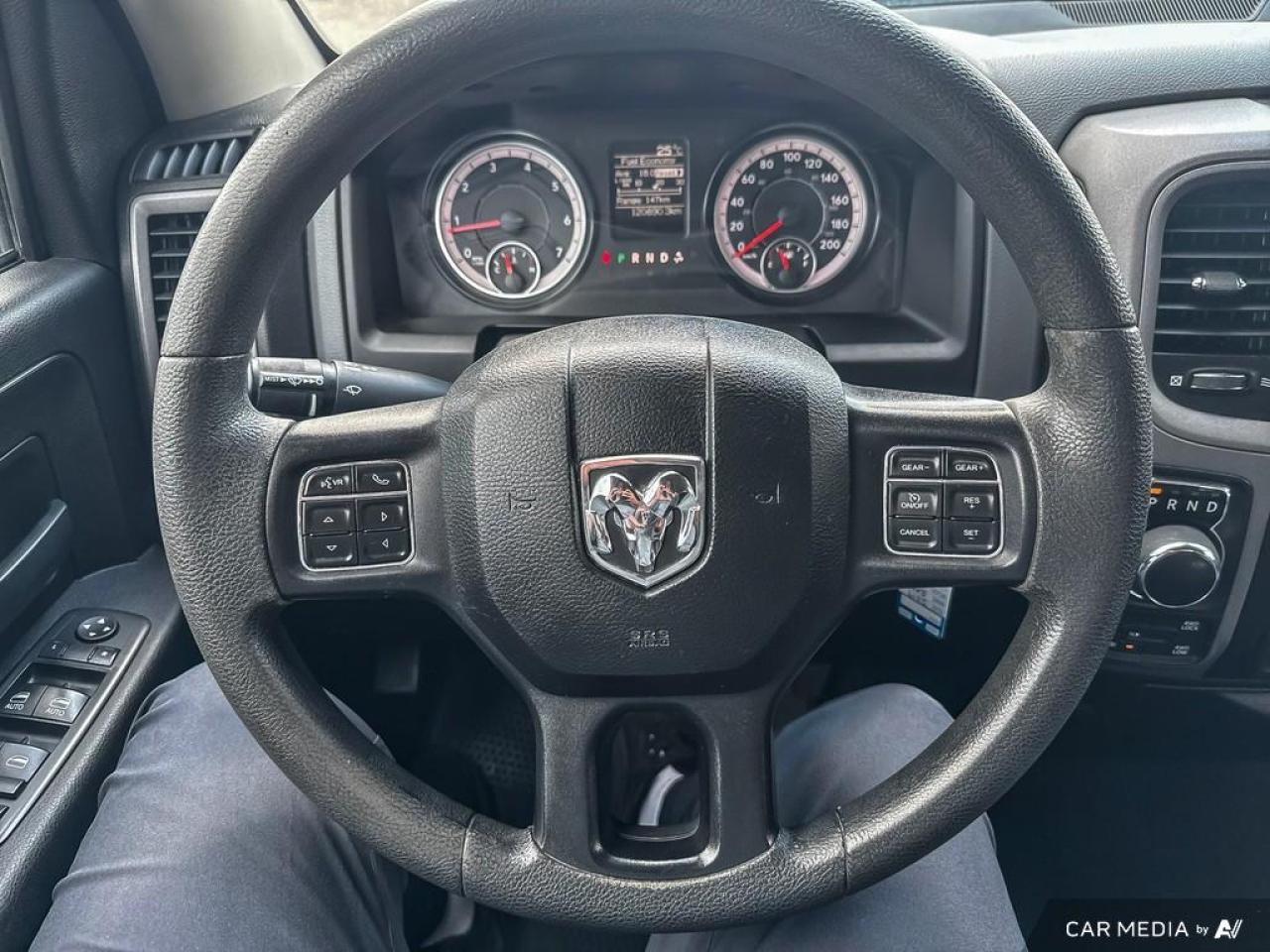 2019 RAM 1500 Classic EXPRESS / HEMI / 4WD / BLUETOOTH / CREW / 5'7" BOX - Photo #17