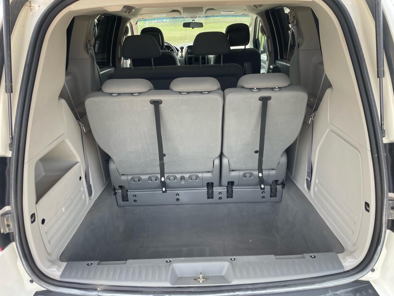 2010 Dodge Grand Caravan SE - Photo #14