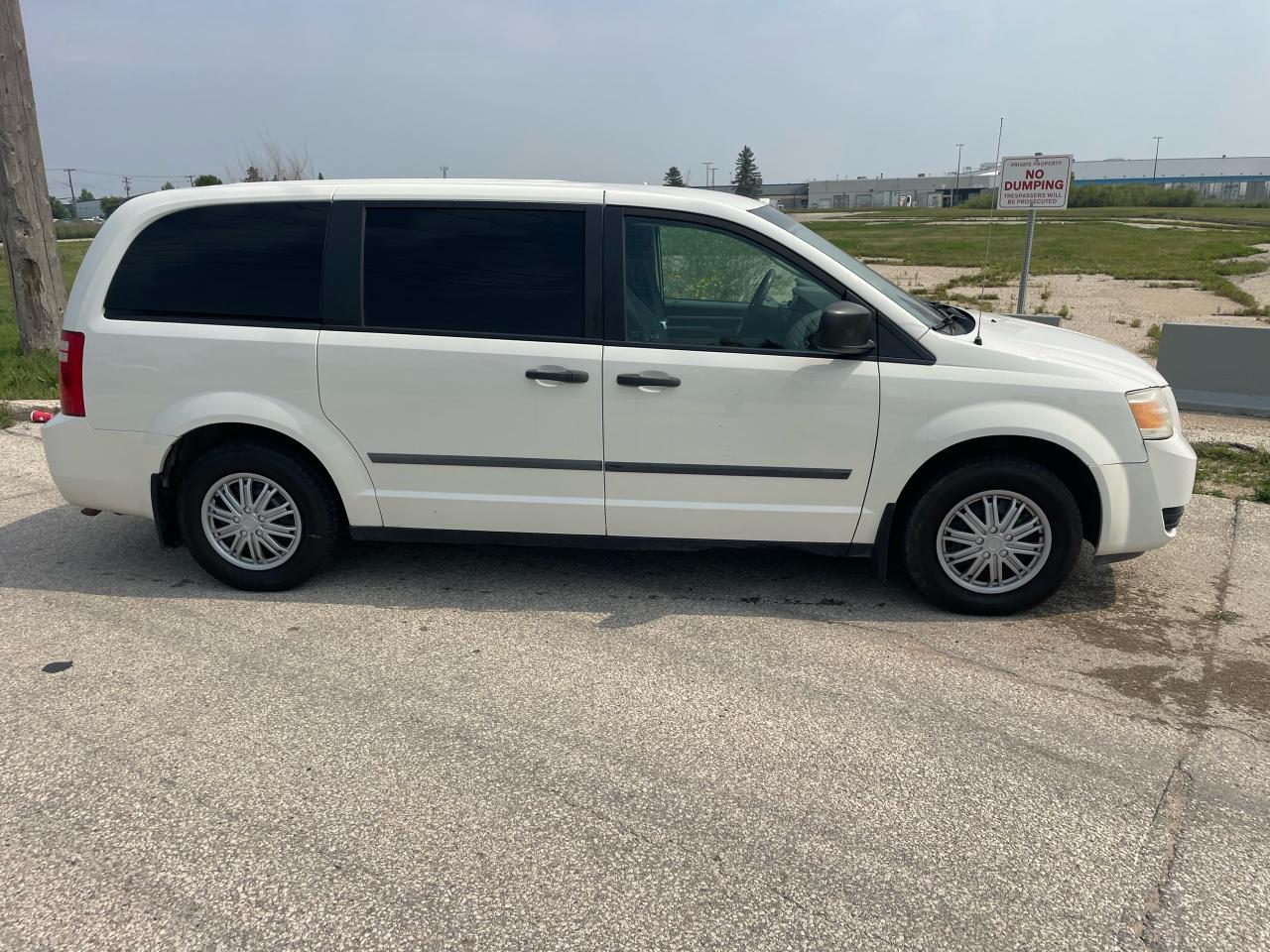 2010 Dodge Grand Caravan SE - Photo #4
