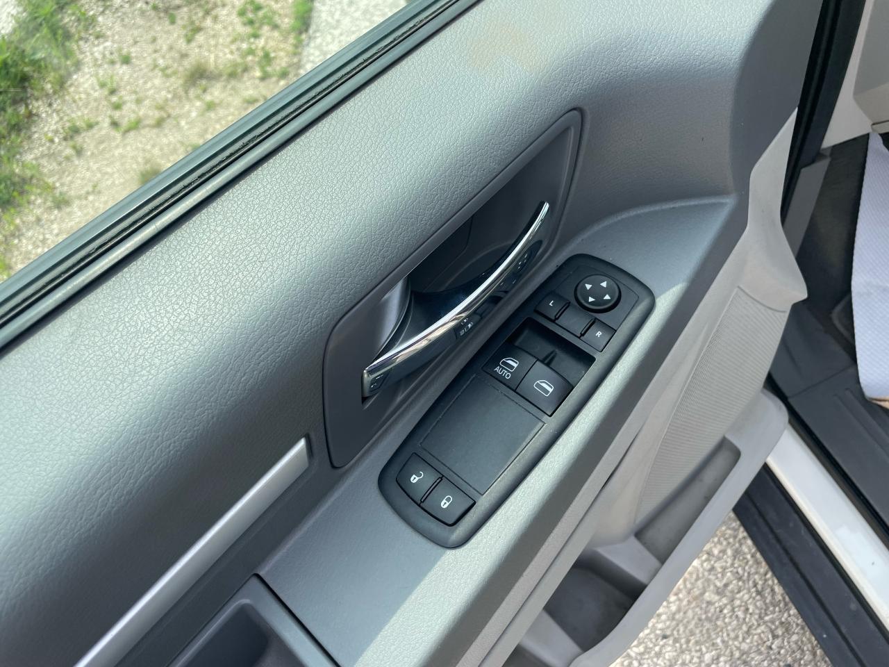 2010 Dodge Grand Caravan SE - Photo #10