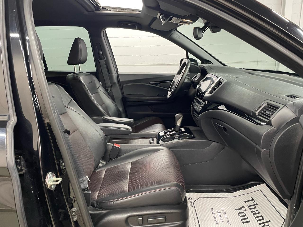 2017 Honda Ridgeline 4WD Crew Cab Black Edition Photo16