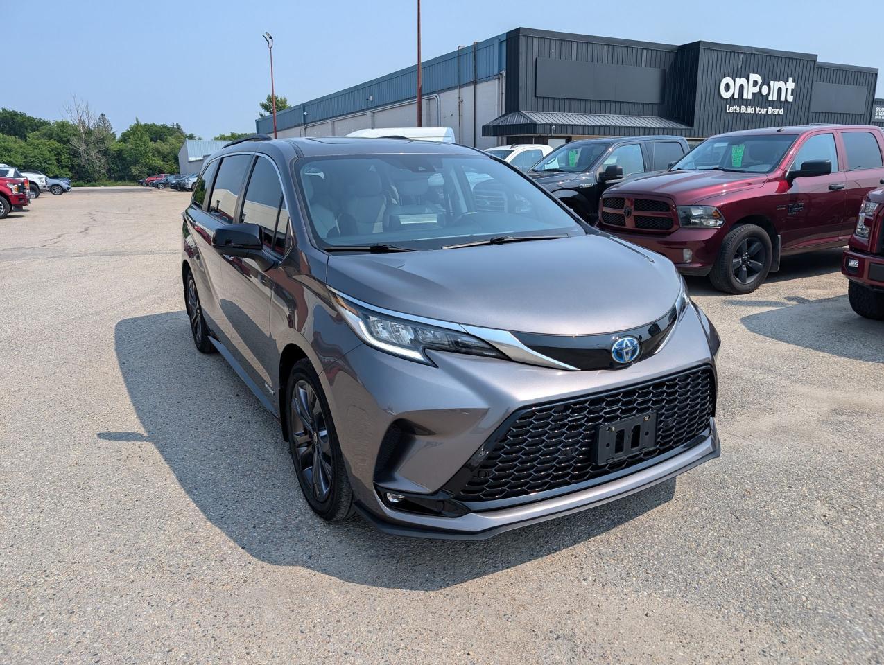2021 Toyota Sienna XSE | Leather | Heated Steering | CarPlay - Photo #2