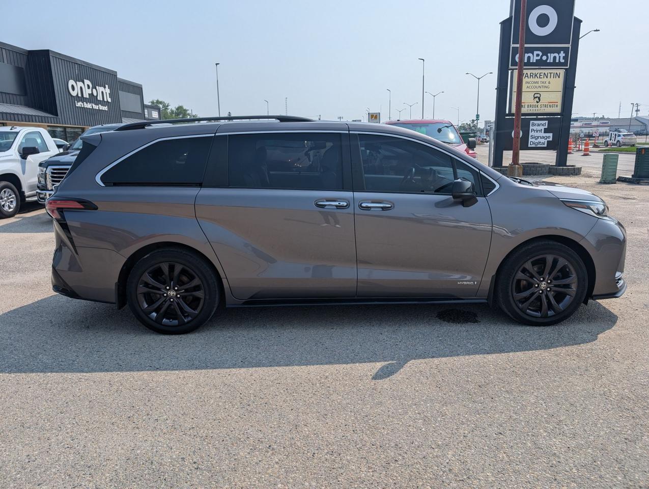 2021 Toyota Sienna XSE | Leather | Heated Steering | CarPlay - Photo #3