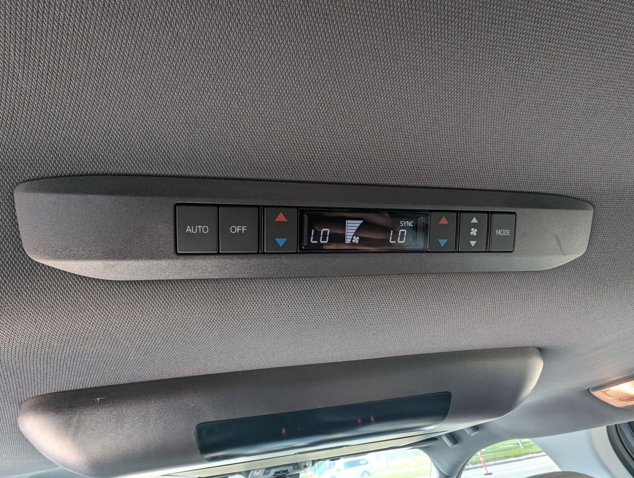 2021 Toyota Sienna XSE | Leather | Heated Steering | CarPlay - Photo #17