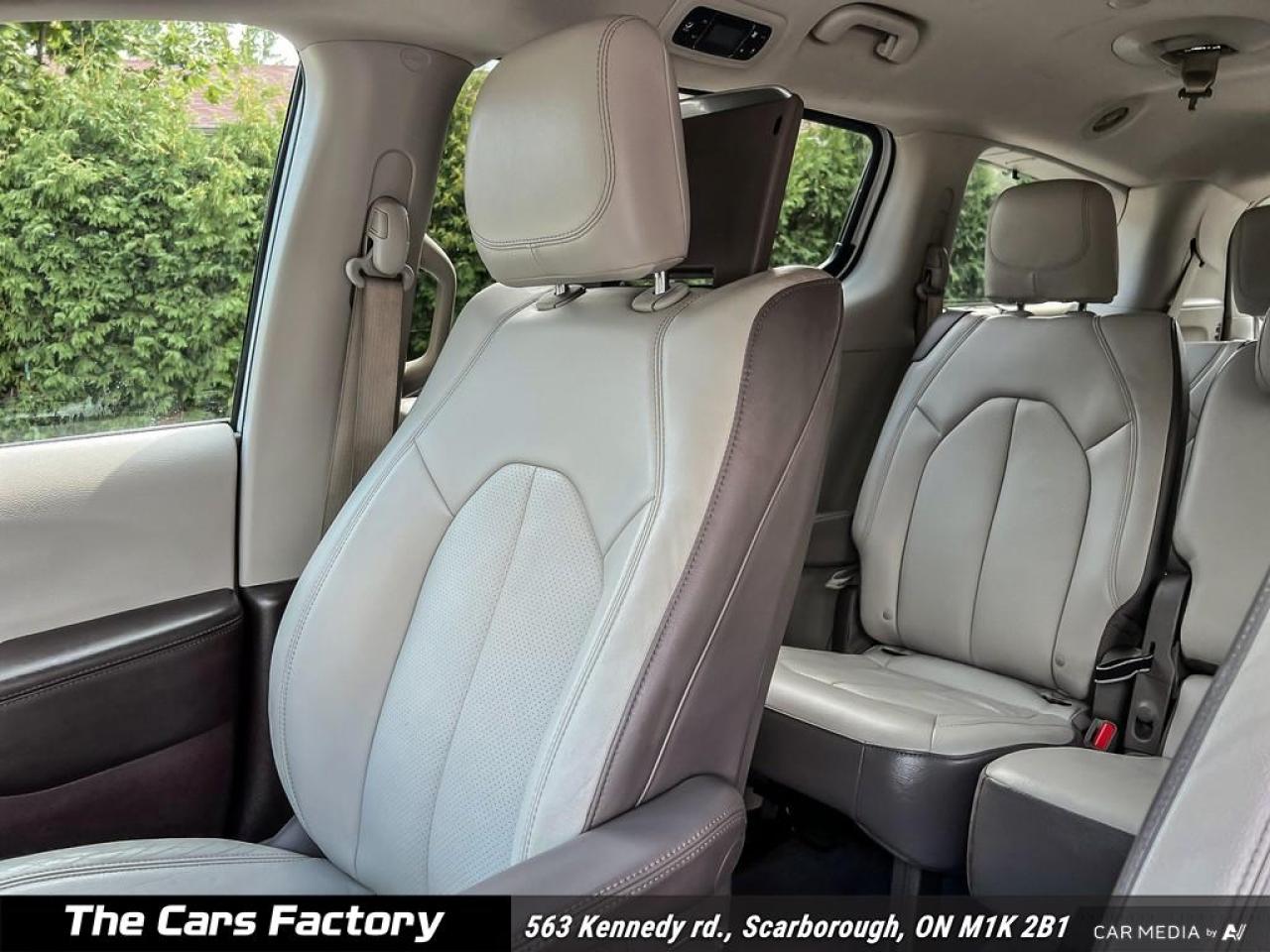 2017 Chrysler Pacifica Touring-L Plus Top Of The Line Model! - Photo #19