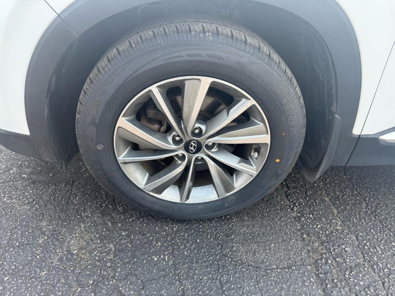 2019 Hyundai Santa Fe Luxury Photo9