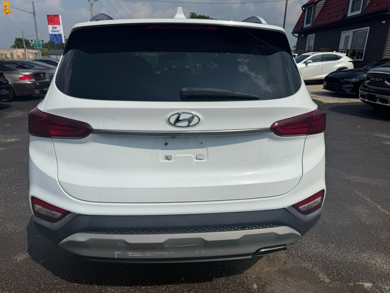 2019 Hyundai Santa Fe Luxury Photo4