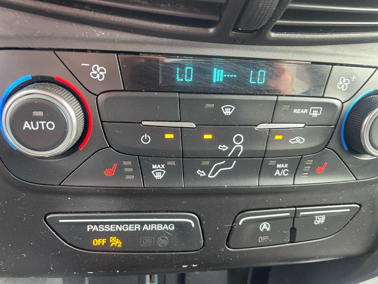 2017 Ford Escape SE - Photo #17