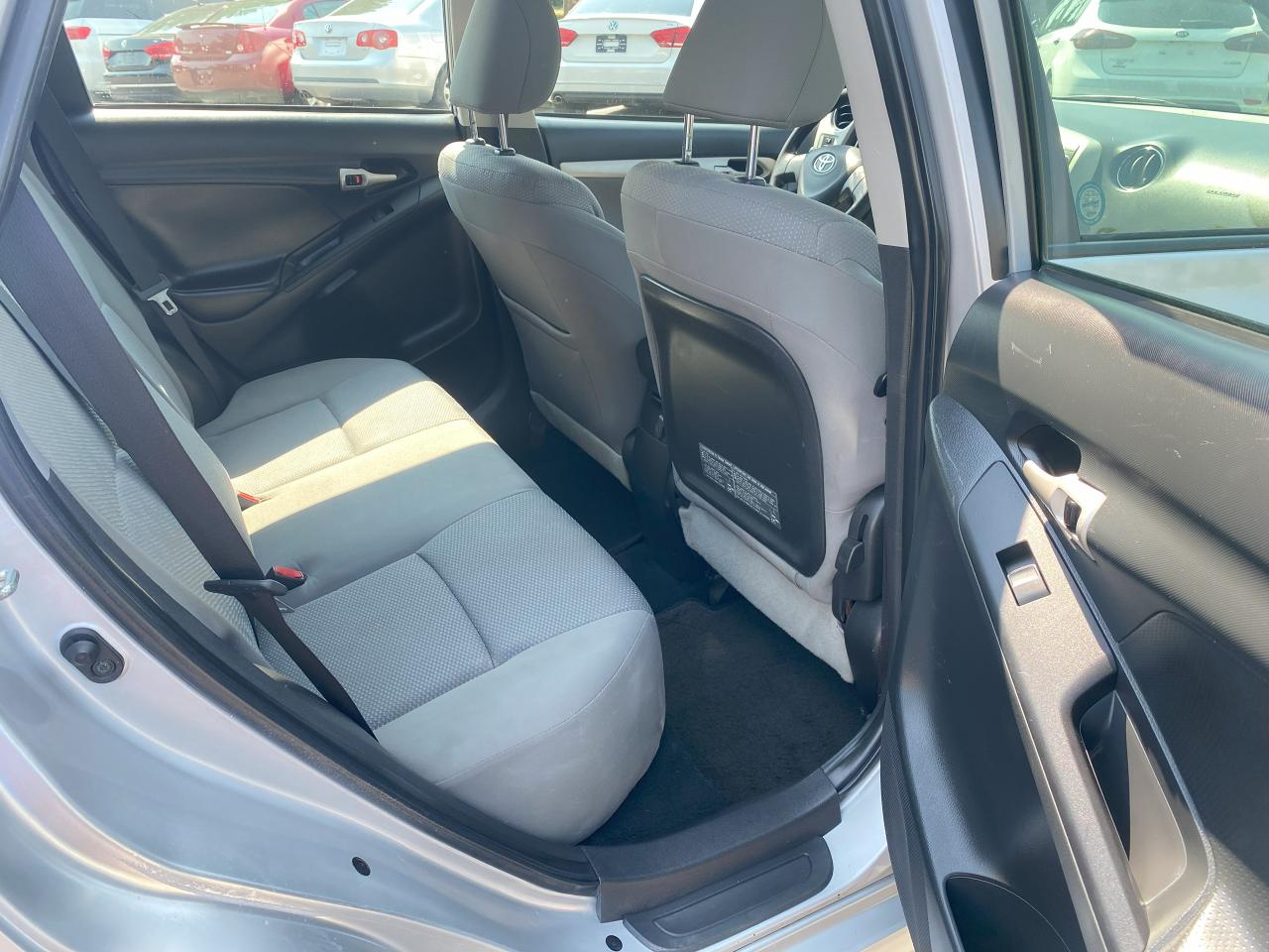 2010 Toyota Matrix No Accident/XR/5 Speed Manual/Gas Saver - Photo #10