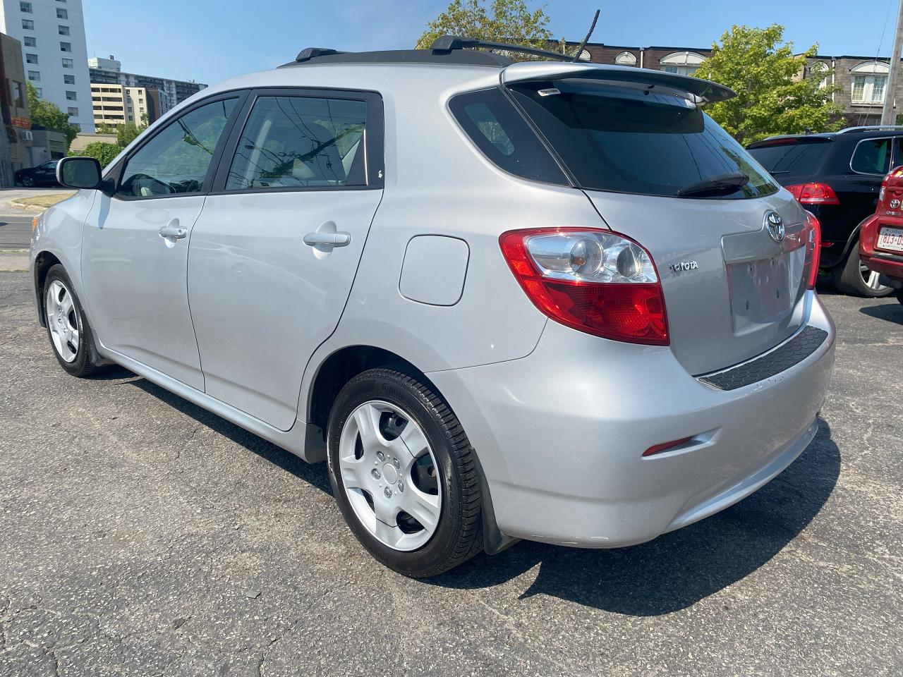2010 Toyota Matrix No Accident/XR/5 Speed Manual/Gas Saver - Photo #8
