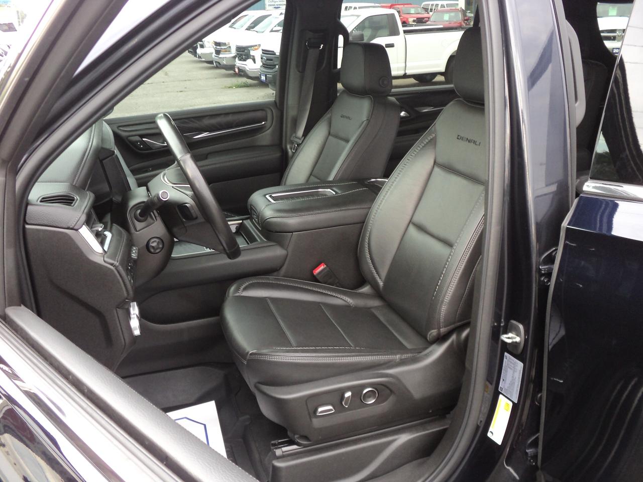 2021 GMC Yukon XL Denali 4WD 6.2L8cyl RoofNavLeatherHeatedCoolSeats - Photo #12
