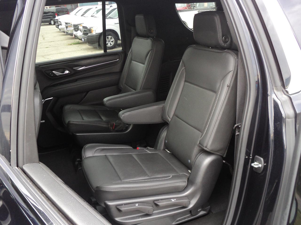 2021 GMC Yukon XL Denali 4WD 6.2L8cyl RoofNavLeatherHeatedCoolSeats - Photo #15